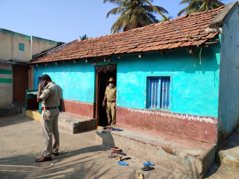 ಶ್ರೀರಂಗಪಟ್ಟಣ ತಾಲೂಕಿನ ಕೆ.ಆರ್.ಎಸ್’ನಲ್ಲಿ ಒಂದೇ ಕುಟುಂಬದ ಐವರ ಬರ್ಬರ ಹತ್ಯೆ