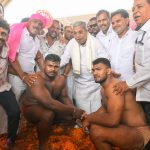 ಮೈಸೂರು ದಸರಾ: ಕುಸ್ತಿ ಪಂದ್ಯಾವಳಿಗೆ ಸಿಎಂ ಸಿದ್ದರಾಮಯ್ಯ ಚಾಲನೆ