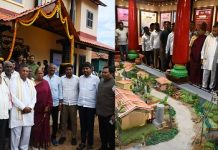 ಮೈಸೂರು: ಆಹಾರ ಮಳಿಗೆಯ ವಸ್ತು ಪ್ರದರ್ಶನ ಉದ್ಘಾಟಿಸಿದ ಆಹಾರ ಸಚಿವ ಕೆಹೆಚ್. ಮುನಿಯಪ್ಪ.