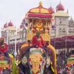 ಅಂಬಾರಿ ಹೊತ್ತು ಕ್ಯಾಪ್ಟನ್ ಅಭಿಮನ್ಯು ರಾಜಗಾಂಭೀರ್ಯದಿಂದ ಹೆಜ್ಜೆ: ಕಾವೇರಿ, ರೂಪಾ ಆನೆಗಳು ಸಾಥ್