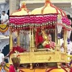 ಮೈಸೂರು ದಸರಾ: ಐತಿಹಾಸಿಕ ಜಂಬೂಸವಾರಿ ಮೆರವಣಿಗೆಗೆ ಚಾಲನೆ ನೀಡಿದ ಸಿಎಂ ಸಿದ್ದರಾಮಯ್ಯ