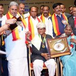 ಕರ್ನಾಟಕದಲ್ಲಿ ಕನ್ನಡದಲ್ಲೆ ಮಾತನಾಡುತ್ತೇವೆಂದು ಎಲ್ಲರೂ ಶಪಥ ಮಾಡಬೇಕು- ಸಿಎಂ ಸಿದ್ದರಾಮಯ್ಯ