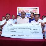 15 ತಿಂಗಳಿನಿಂದ ಸಂಬಳವಿಲ್ಲದ ಶಿಕ್ಷಕರಿಗೆ ತಮ್ಮ ಸಂಸದರ ವೇತವನ್ನೇ ಕೊಟ್ಟ ಕೇಂದ್ರ ಸಚಿವ HDK