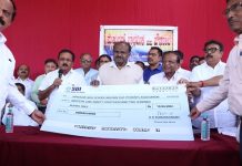 15 ತಿಂಗಳಿನಿಂದ ಸಂಬಳವಿಲ್ಲದೆ ಶಿಕ್ಷಕರಿಗೆ ತಮ್ಮ ಸಂಸದರ ವೇತವನ್ನೇ ಕೊಟ್ಟ ಕೇಂದ್ರ ಸಚಿವ HDK