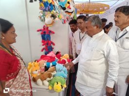 ಸ್ವದೇಶಿ ಕರಕುಶಲ ವಸ್ತು ತಯಾರಿಕೆಗೆ ಉತ್ತೇಜನ ಅಗತ್ಯ: ಸಚಿವ ಕೆ.ಹೆಚ್ ಮುನಿಯಪ್ಪ