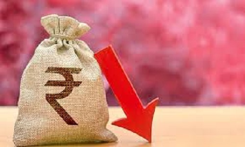 ಡಾಲರ್ ಎದುರು ಐತಿಹಾಸಿಕ ಕುಸಿತ ಕಂಡ ರೂಪಾಯಿ ಮೌಲ್ಯ