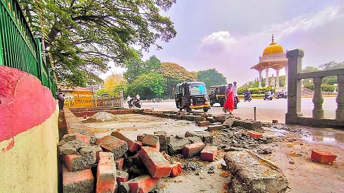 ಫುಟ್ ಪಾತ್ ನಲ್ಲಿ ಟಾಂಗ್ ಸ್ಟ್ಯಾಂಡ್:  ನಿರ್ಧಾರದಿಂದ ಹಿಂದೆ ಸರಿದ ಮೈಸೂರು ಪಾಲಿಕೆ