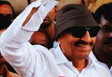 ಹೆದ್ದಾರಿ ತಡೆದು ವಾಟಾಳ್ ನಾಗರಾಜ್ ಪ್ರತಿಭಟನೆ: ಪೊಲೀಸರ ವಶಕ್ಕೆ