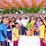 ವಿದ್ಯಾರ್ಥಿಗಳು ಕ್ರೀಡಾಮನೋಭಾವ ಬೆಳೆಸಿಕೊಳ್ಳಿ- ಕುಲಸಚಿವೆ ಎಂ.ಕೆ ಸವಿತಾ ಕರೆ