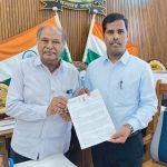 ಪದ್ಮಶ್ರೀ ಪ್ರಶಸ್ತಿ ಪಡೆದ ಅಂಕೇಗೌಡರಿಗೆ ಗೌರವ ಪತ್ರ ಹಸ್ತಾಂತರ