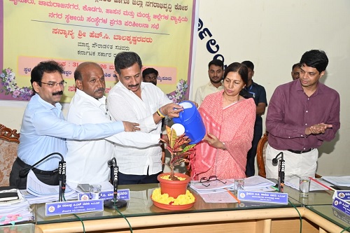 ನಗರ ಸ್ಥಳೀಯ ಸಂಸ್ಥೆಗಳು ಸಂಪನ್ಮೂಲ ಕ್ರೋಢೀಕರಣಕ್ಕೆ ಹೆಚ್ಚಿನ ಒತ್ತು ನೀಡಿ -ಸಚಿವ ಹೆಚ್ ಸಿ ಬಾಲಕೃಷ್ಣ