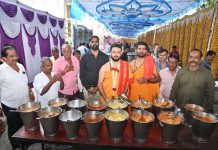 ಮೈಸೂರಿನಲ್ಲಿಆಷಾಢ ಸಂಭ್ರಮ: ತಾಯಿ ಚಾಮುಂಡೇಶ್ವರಿಗೆ ವಿಶೇಷ ಪೂಜೆ, ಭಕ್ತರಿ ಅನ್ನಸಂತರ್ಪಣೆ