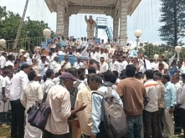 ಡಾ.ಹೆಚ್ ಸಿ ಮಹದೇವಪ್ಪಗೆ ಸಚಿವ ಸ್ಥಾನ ಕೈತಪ್ಪಿದ ಹಿನ್ನೆಲೆ: ಮೈಸೂರಿನಲ್ಲಿ ಪ್ರತಿಭಟನೆ, ಆಕ್ರೋಶ