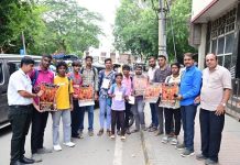 ಆ.14ರಂದು ಮೈಸೂರಿನಲ್ಲಿ ಪಂಜಿನ ಮೆರವಣಿಗೆ : ಕರಪತ್ರ ನೀಡಿ ಆಹ್ವಾನ