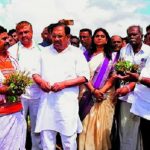 ಬರ ವೀಕ್ಷಣೆ : ಗ್ರಾಮಸ್ಥರ ಮನವಿ ಆಲಿಸಿ ಅಧಿಕಾರಿಗಳಿಗೆ ಕ್ರಮಕ್ಕೆ ಸೂಚಿಸಿದ ಡಿಸಿಎಂ ಪರಮೇಶ್ವರ್