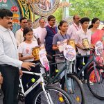 ಮೈಸೂರು ದಸರಾ ಚಿತ್ರಕಲಾ ಸ್ಪರ್ಧೆ: ವಿಜೇತ ಮಕ್ಕಳಿಗೆ ಬಹುಮಾನವಾಗಿ ಸೈಕಲ್ ವಿತರಣೆ