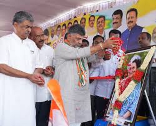 ಕಾಂಗ್ರೆಸ್ ಕಾರ್ಯಕರ್ತರ ಬೆವರಿನ ಕಾಣಿಕೆಯಿಂದಲೇ ಇಂದಿರಾ ಭವನ ನಿರ್ಮಾಣವಾಗಲಿ: ಸಿಎಂ ಡಿ.ಕೆ ಶಿವಕುಮಾರ್