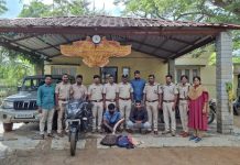ಅನೆ ದಂತ ಅಕ್ರಮ ಸಾಗಾಟ: ಇಬ್ಬರ ಬಂಧನ ಅನೆ ದಂತ ಅಕ್ರಮ ಸಾಗಾಟ: ಇಬ್ಬರ ಬಂಧನ
