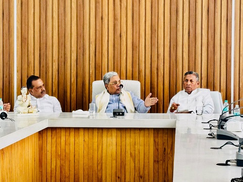 ಮುಂದುವರೆದ ಸಿದ್ದರಾಮಯ್ಯ ಮತ್ತು ಹೆಚ್ ಸಿ ಮಹದೇವಪ್ಪ ಮುನಿಸು: ಸಭೆಗೆ ಗೈರು, ಸಮಾವೇಶಕ್ಕೆ ಸಿದ್ದತೆ
