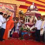 ನಾಡಹಬ್ಬ ಮೈಸೂರು ದಸರಾಗೆ ವಿದ್ಯುಕ್ತ ಚಾಲನೆ ನೀಡಿದ ಗವಿಸಿದ್ದೇಶ್ವರ ಶ್ರೀಗಳು
