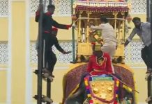 ಮೈಸೂರು ದಸರಾ: ಪ್ರಶಾಂತನಿಗೆ ಅಂಬಾರಿ ಕಟ್ಟುವ ಕಾರ್ಯ ಮೈಸೂರು ದಸರಾ: ಪ್ರಶಾಂತನಿಗೆ ಅಂಬಾರಿ ಕಟ್ಟುವ ಕಾರ್ಯ