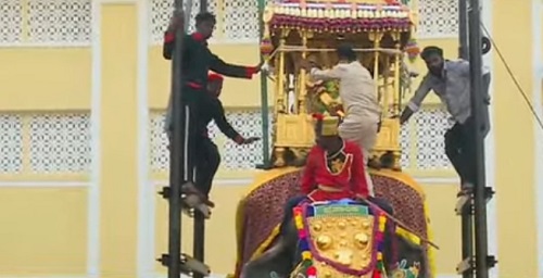 ಮೈಸೂರು ದಸರಾ: ಪ್ರಶಾಂತನಿಗೆ ಅಂಬಾರಿ ಕಟ್ಟುವ ಕಾರ್ಯ